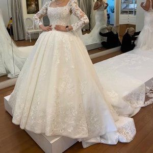 Long Sleeve Ball Gown Wedding Dress
